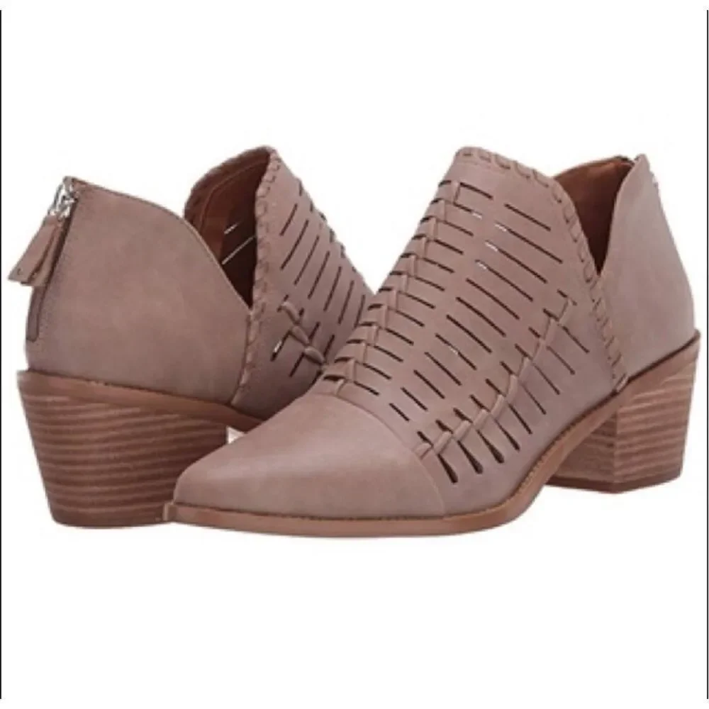 Dv Dolce Vita Womens Faux Leather‎ Pointed Toe Oscora Ankle Booties Beige Size 7